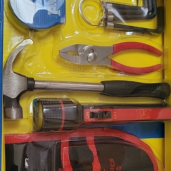 Kids Deluxe Carpentry Tool Set - Picture 4 of 8